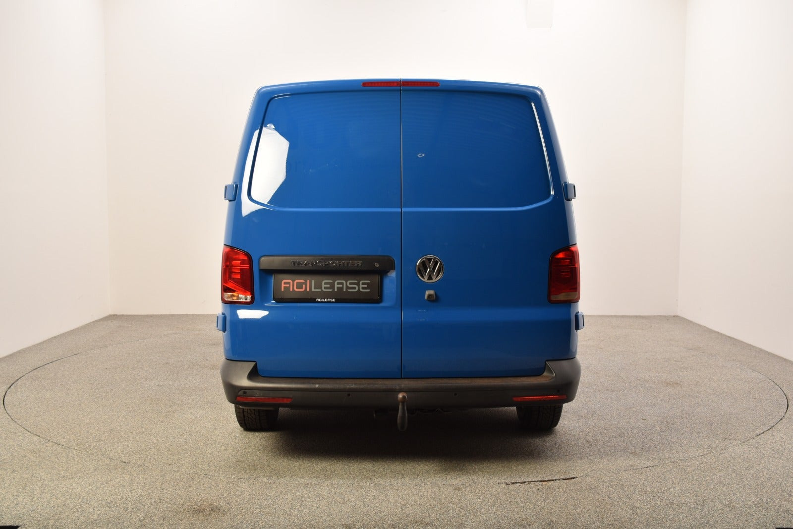 Blå VW Transporter fra 2022
