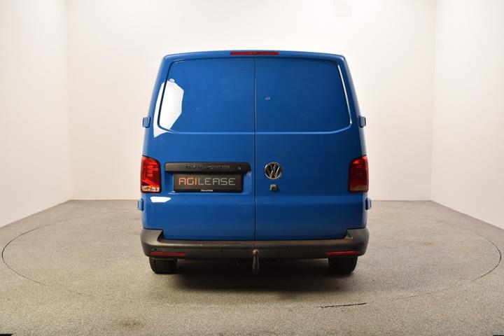 Blå VW Transporter fra 2022