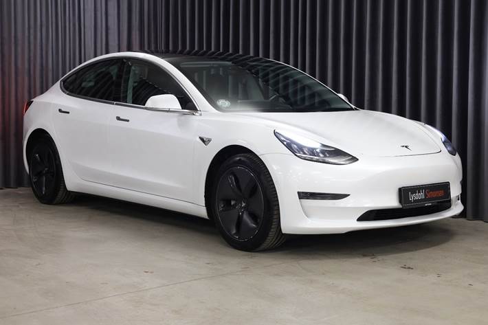 Hvid Tesla Model 3 fra 2019