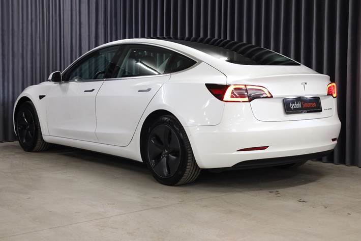 Hvid Tesla Model 3 fra 2019