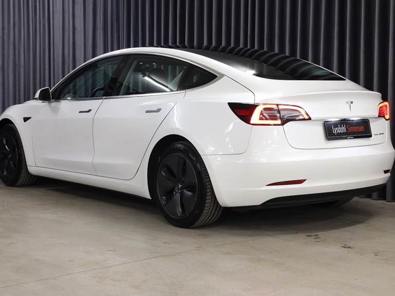 Tesla Model 3 Long Range AWD
