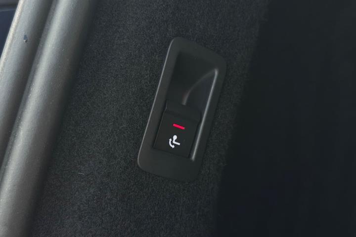 Blå Audi Q4 e-tron fra 2022