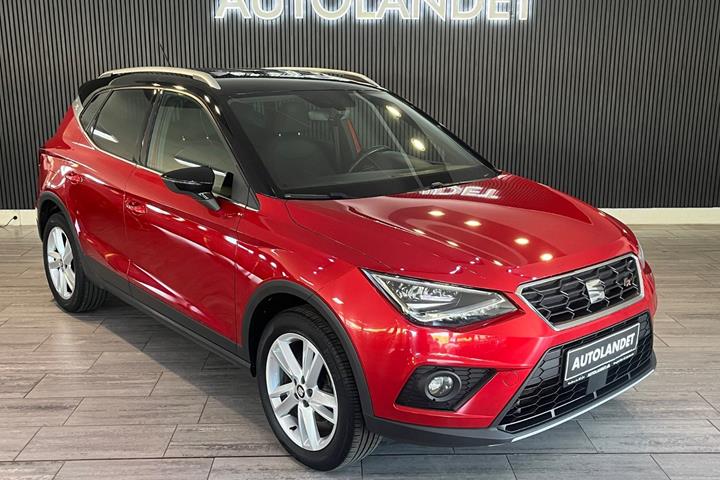 Rød Seat Arona fra 2019 set udefra