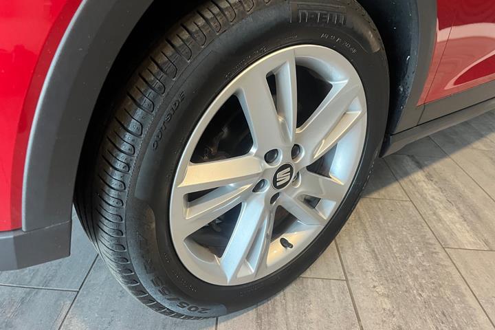Rød Seat Arona fra 2019