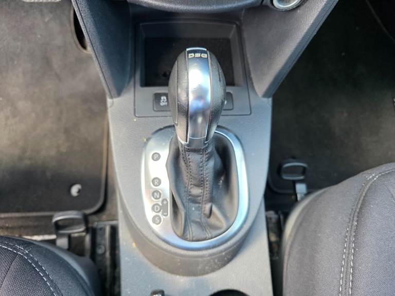 VW Caddy 1,6 TDi 102 Comfortline DSG BMT
