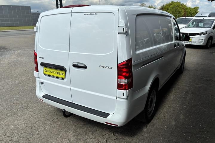 Hvid Mercedes Vito 114 fra 2022