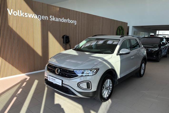 Grå VW T-Roc fra 2023