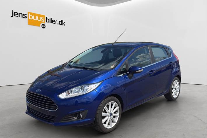 Blå Ford Fiesta fra 2015
