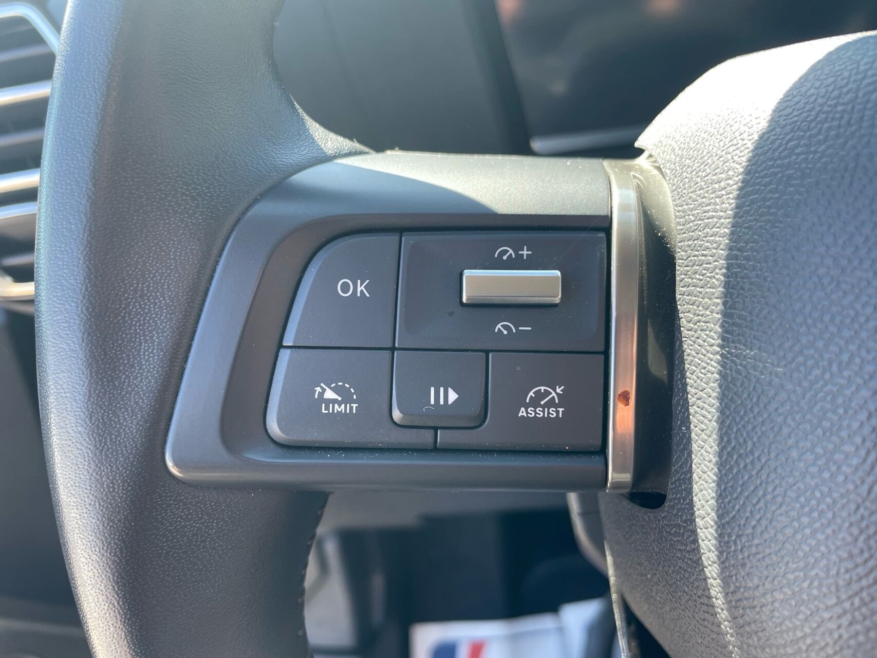 Grå Citroën ë-C4 fra 2024