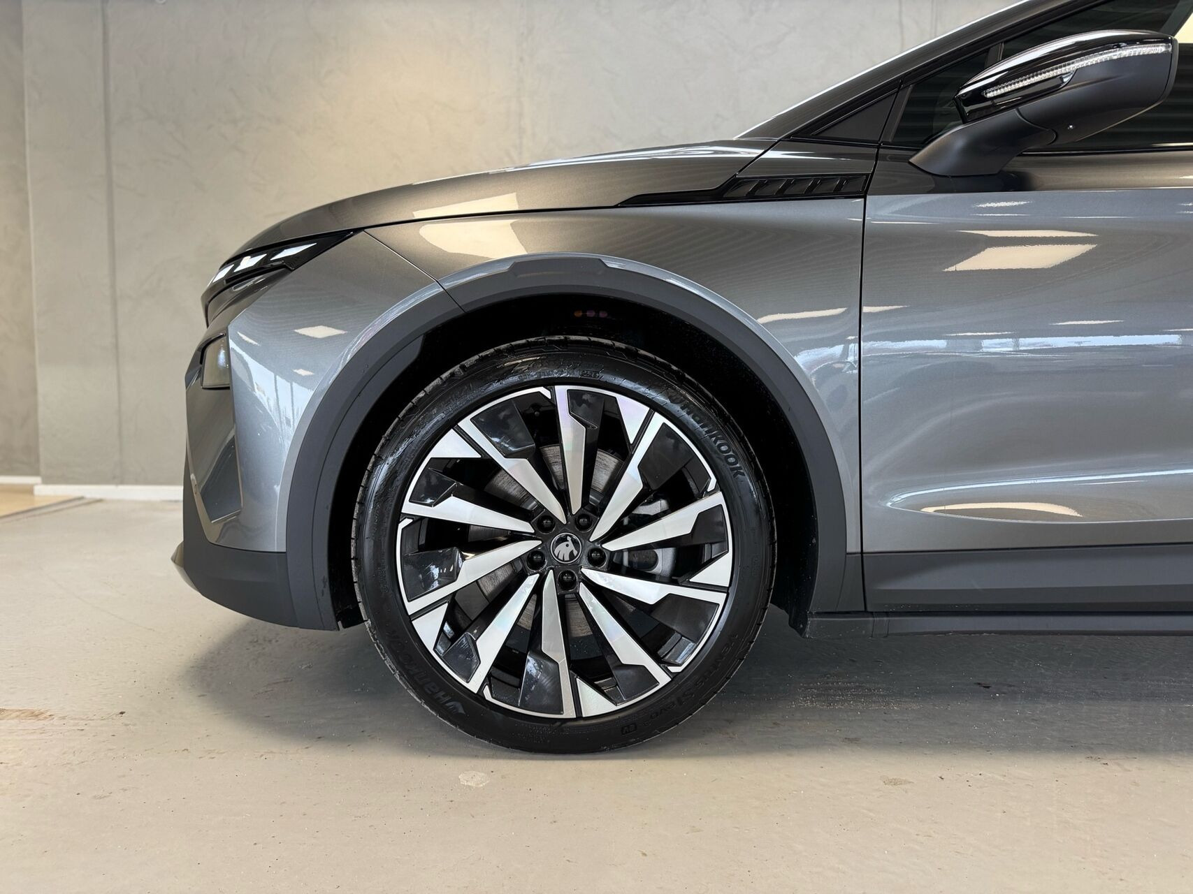 Grå Skoda Elroq fra 2026