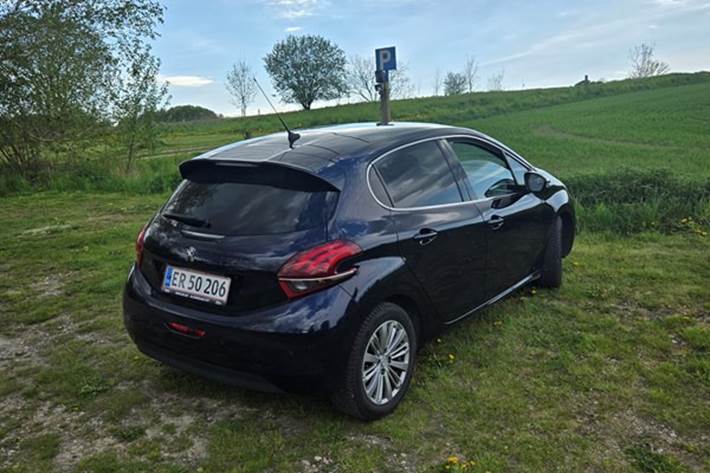 undefined Peugeot 208 fra 2017