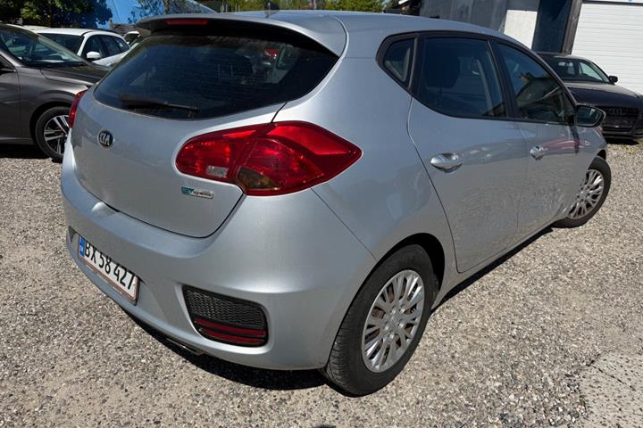 Grå Kia Ceed fra 2016