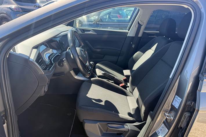 Grå VW Polo fra 2018