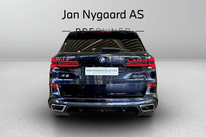 Sort BMW X5 fra 2025