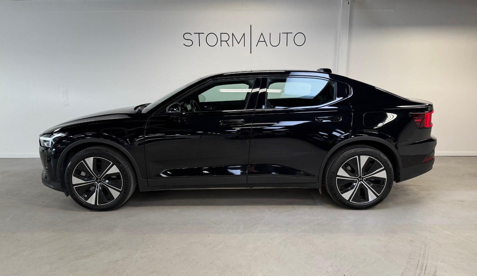 Sort Polestar 2 fra 2023