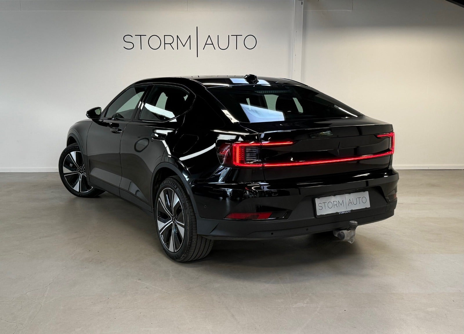 Sort Polestar 2 fra 2023