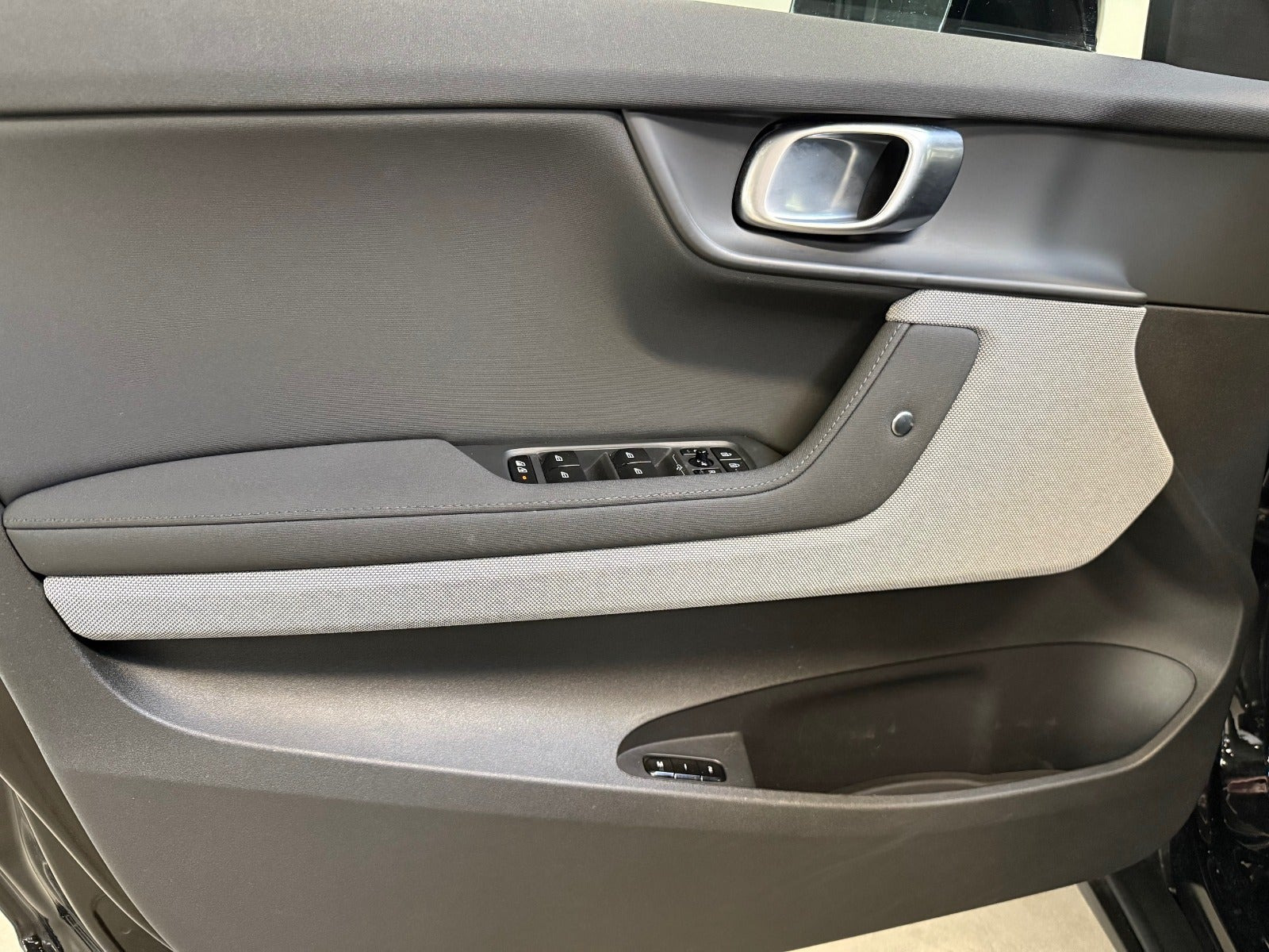 Sort Polestar 2 fra 2023