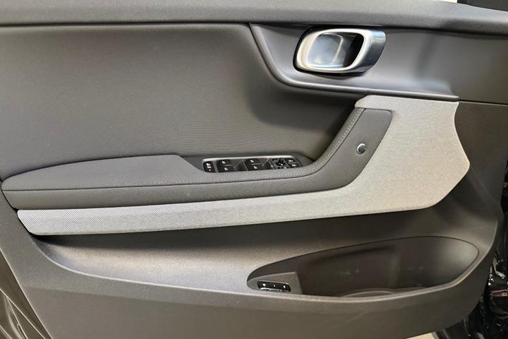 Sort Polestar 2 fra 2023
