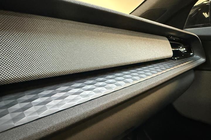 Sort Polestar 2 fra 2023