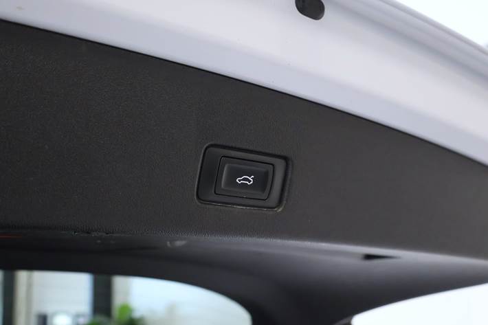 Hvid Audi Q4 e-tron fra 2024