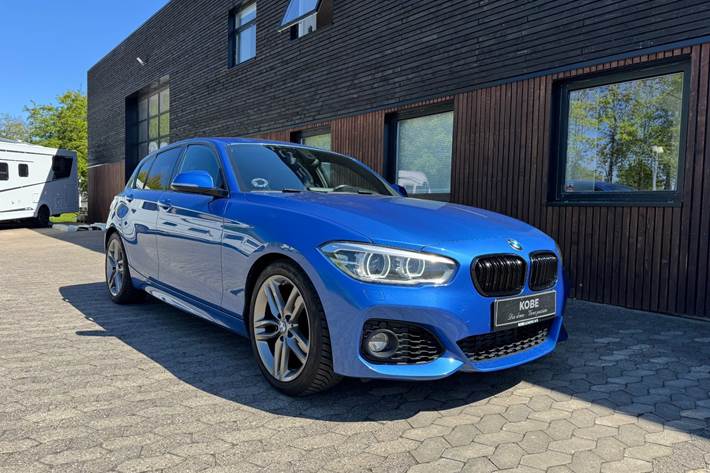 Blå BMW 118i fra 2019