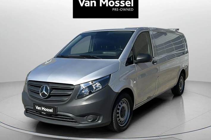 Sølv Mercedes Vito 114 fra 2023