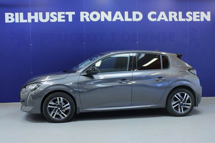 Grå Peugeot 208 fra 2022