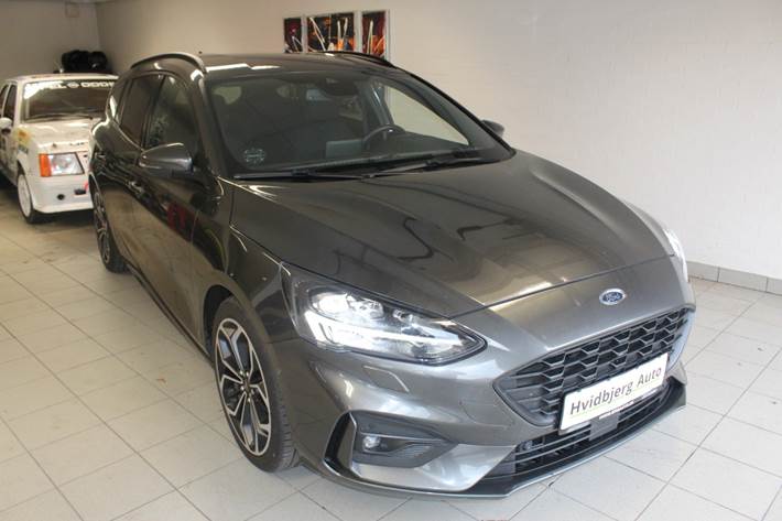 Grå Ford Focus fra 2019