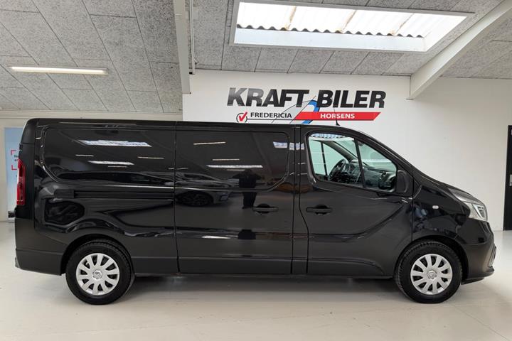 Sort Renault Trafic T29 fra 2021