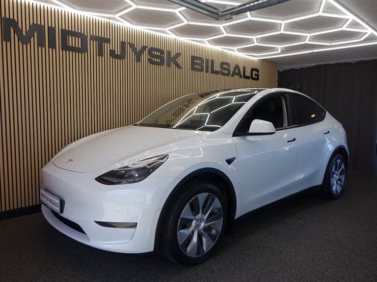 Tesla Model Y RWD