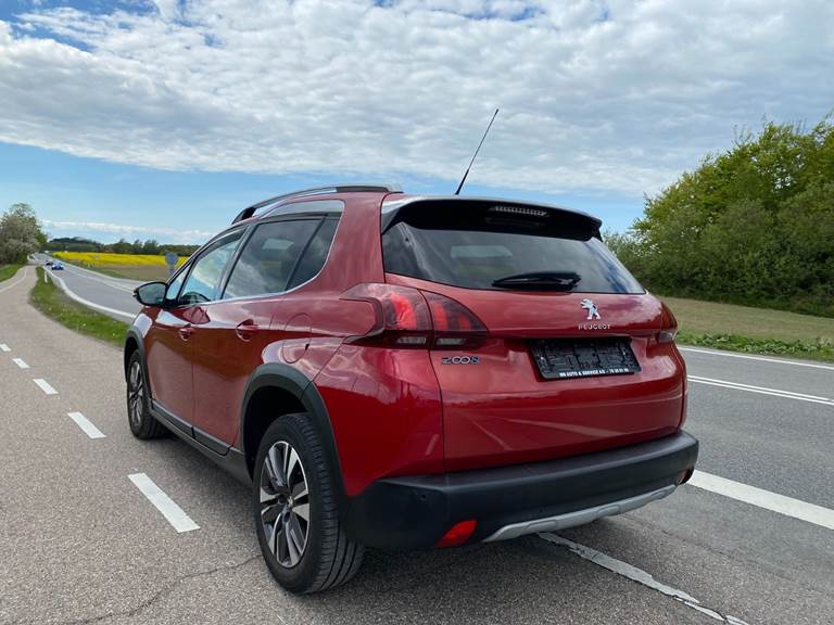 Peugeot 2008 1,6 BlueHDi 100 Allure Sky