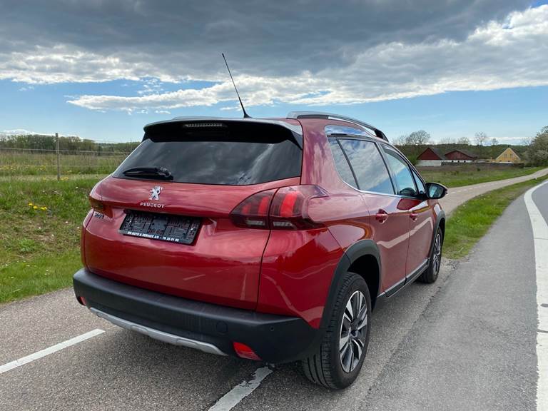 Peugeot 2008 1,6 BlueHDi 100 Allure Sky