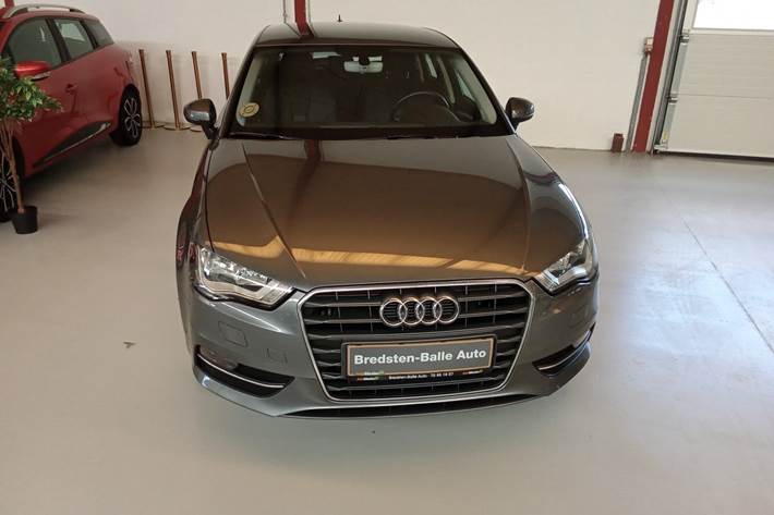 Grå Audi A3 fra 2016