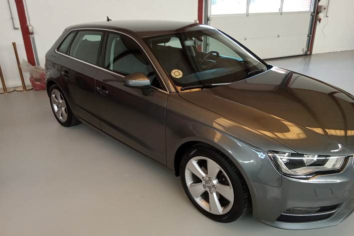 Grå Audi A3 fra 2016