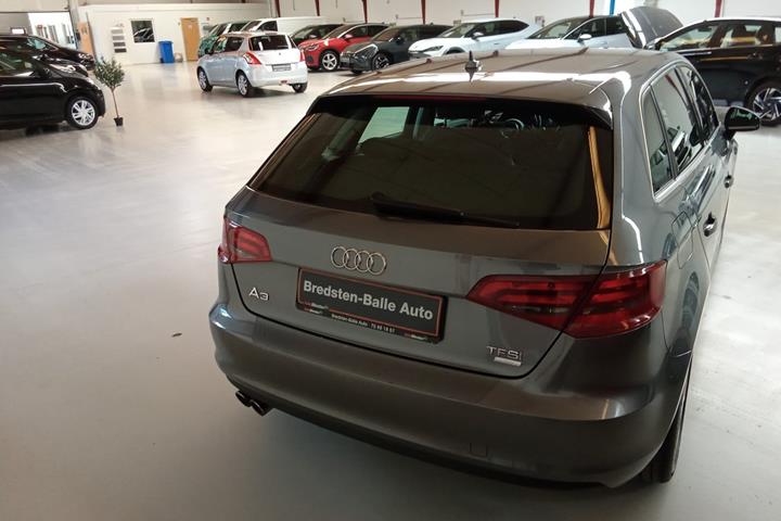 Grå Audi A3 fra 2016
