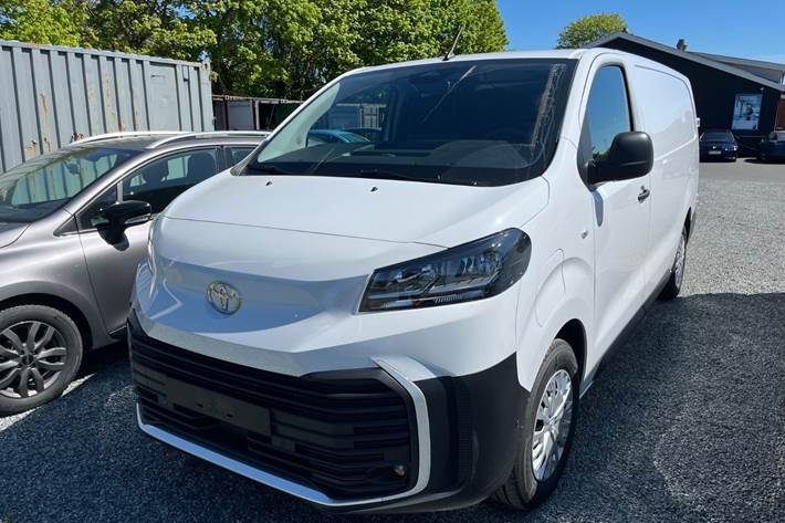 Hvid Toyota ProAce fra 2026
