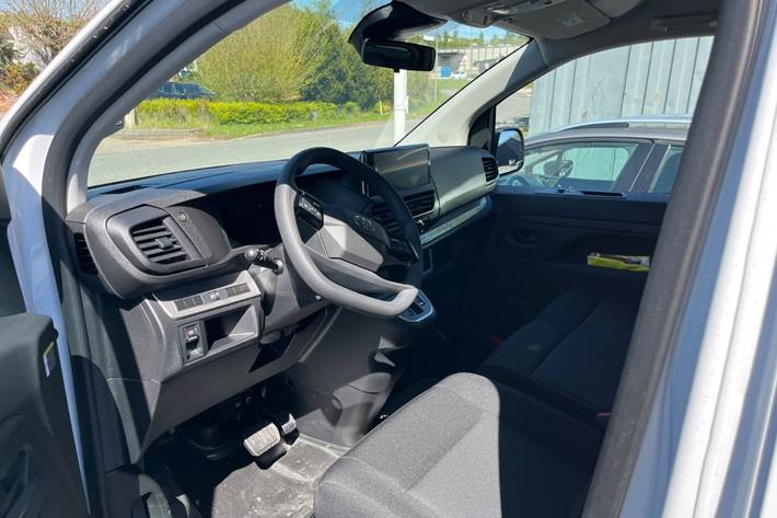 Hvid Toyota ProAce fra 2026