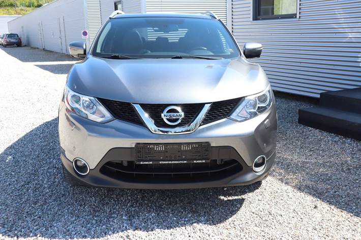 Grå Nissan Qashqai fra 2017