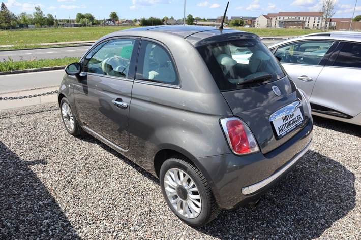 Grå Fiat 500 fra 2014