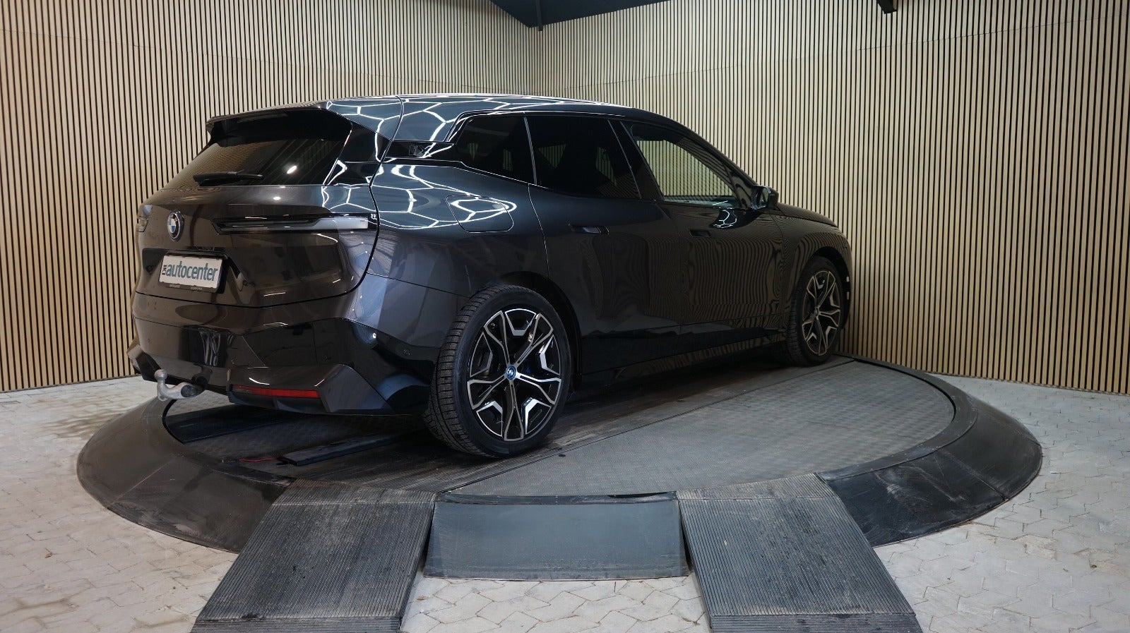 Sort BMW iX fra 2023