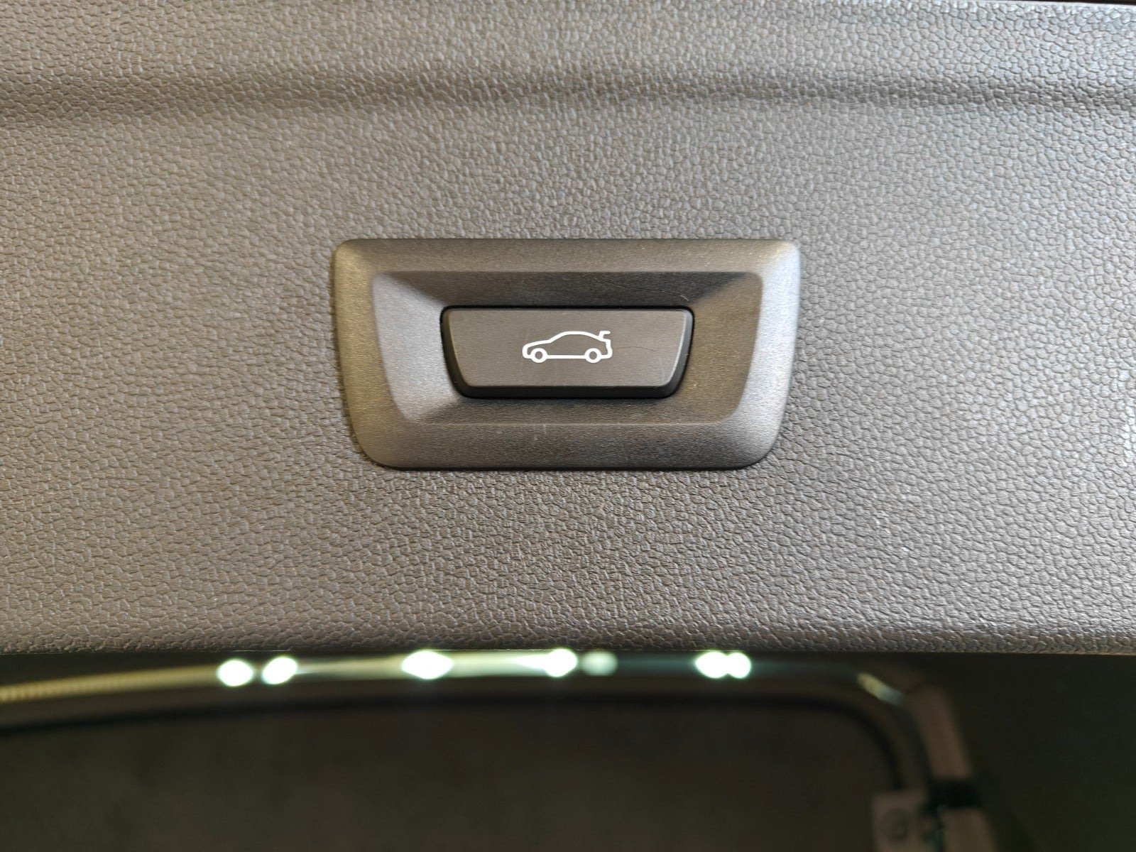 Sort BMW iX fra 2023