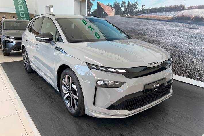 Grå Skoda Enyaq fra 2026