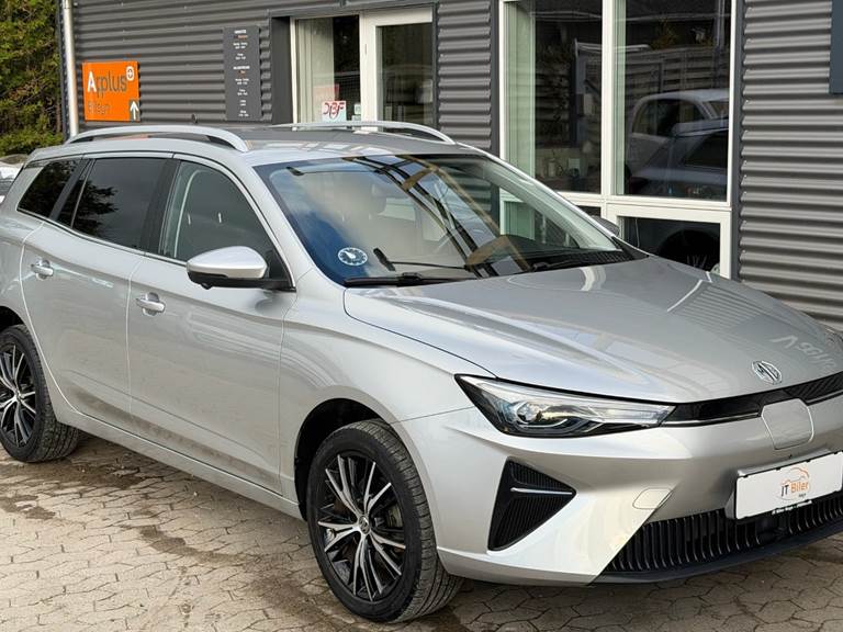 MG MG5 61 Luxury