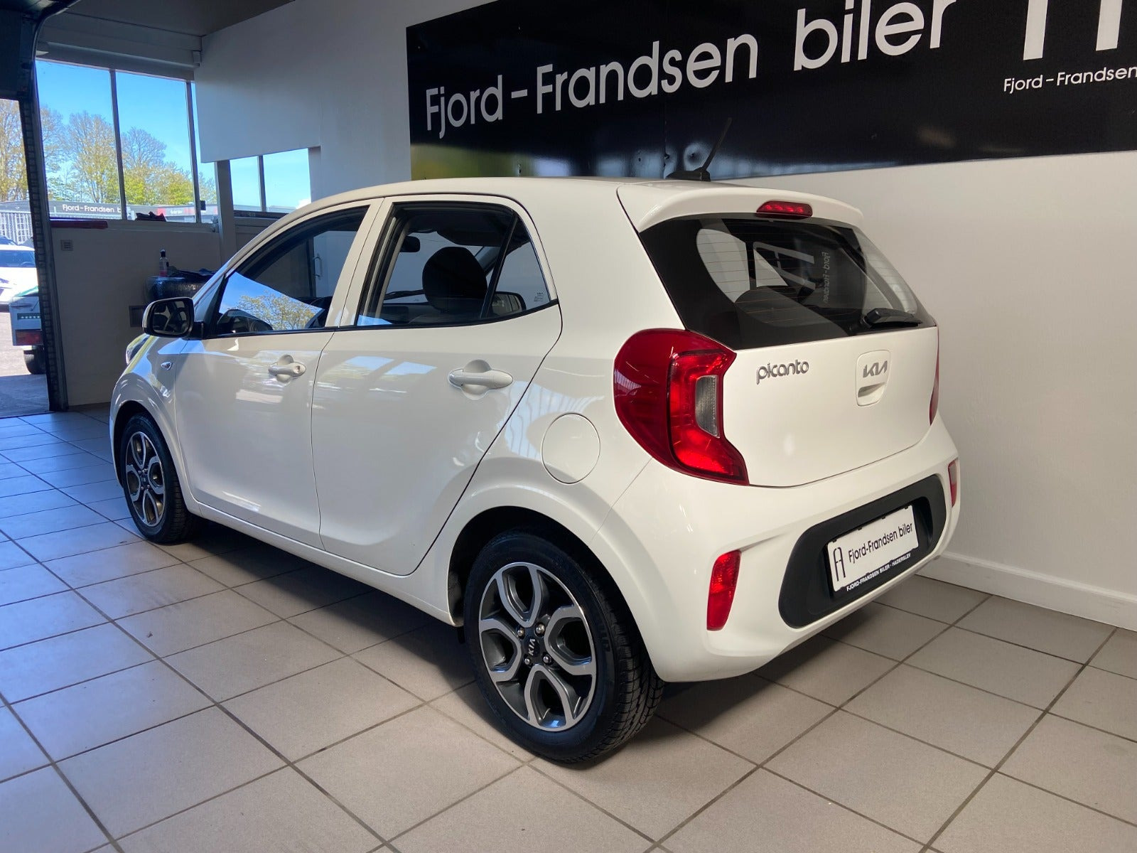 Hvid Kia Picanto fra 2023