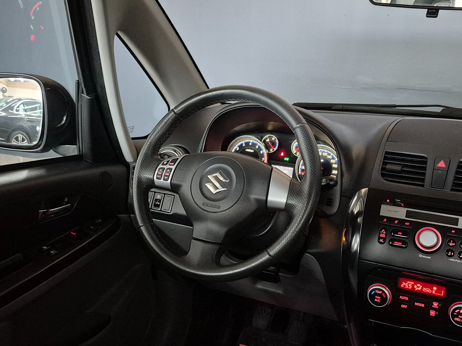 Grå Suzuki SX4 fra 2015