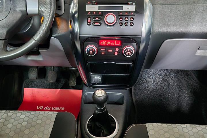 Grå Suzuki SX4 fra 2015