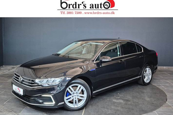 Sort VW Passat fra 2022