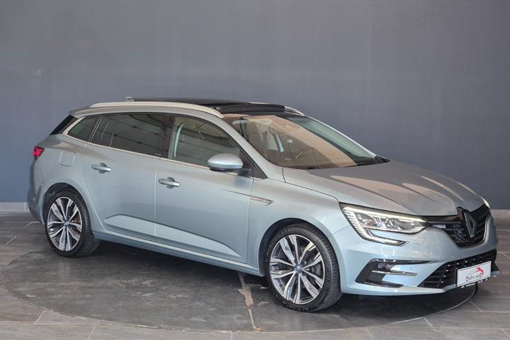Grå Renault Megane IV fra 2020