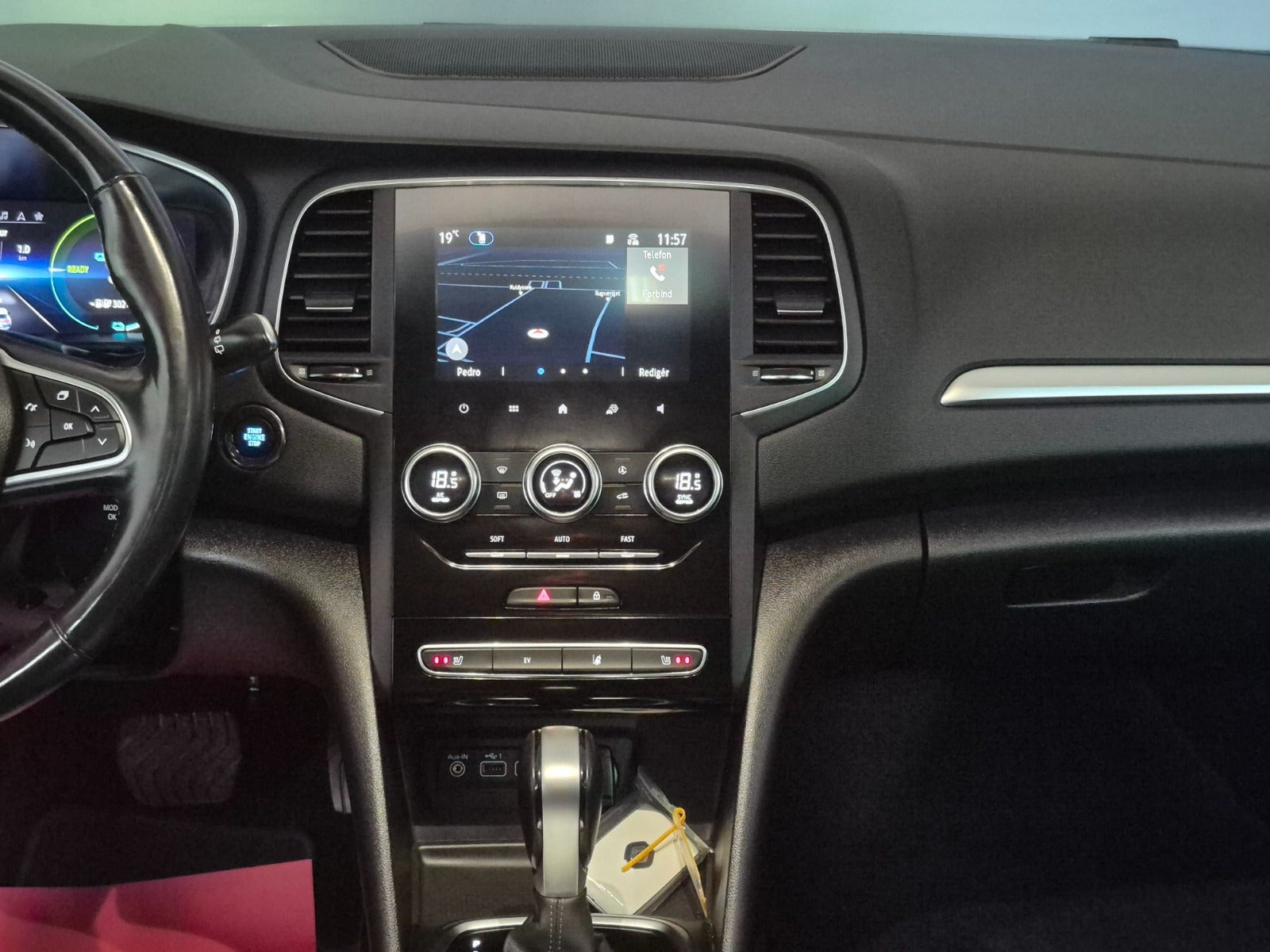 Grå Renault Megane IV fra 2020