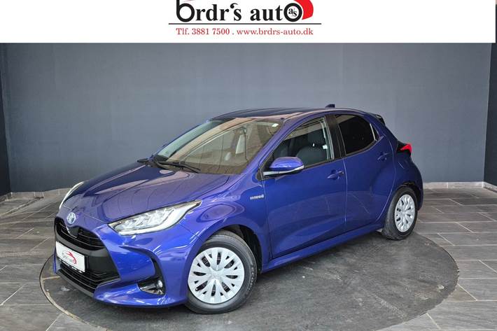 Blå Toyota Yaris fra 2021